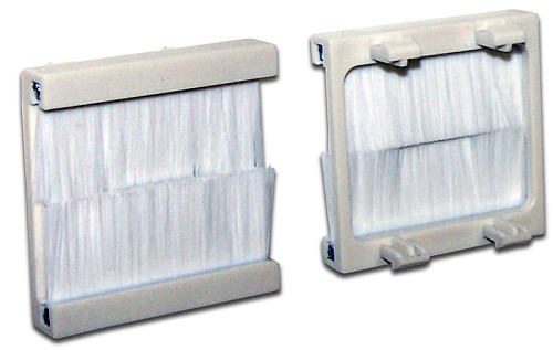 Вставка с белым щеточным вводом, 45х45