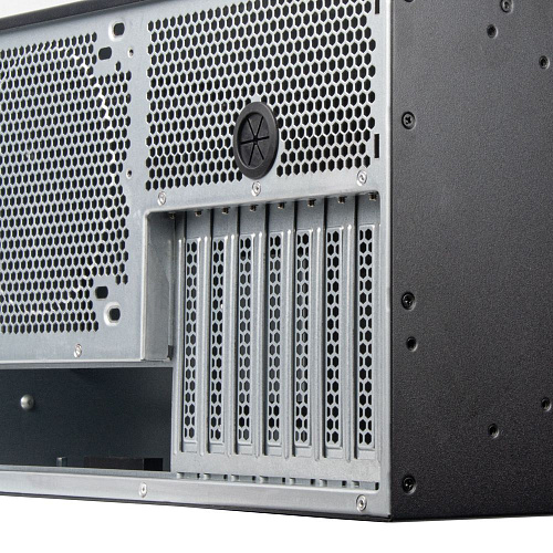 Корпус Silverstone SST-RM51
