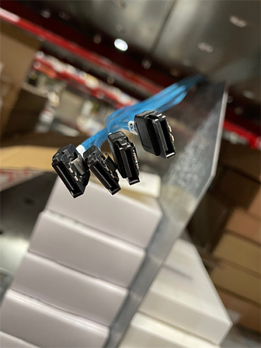 Cable SFF-8643 - 4*SATA (MiniSAS HD -to- 4*SATA), 1m (analog LSI00411, 2279800-R)