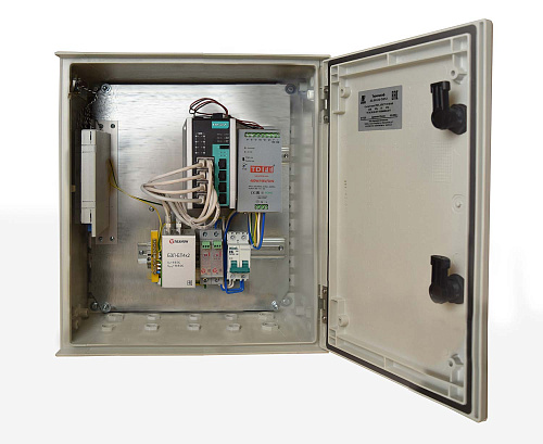 Шкаф телекоммуникационный уличный, из полиэстера, герметичный, класс защиты IP66, без обогрева, с защитой от импульсных перенапряжений 2-го класса, оп