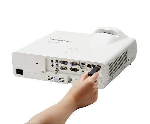 Проектор Panasonic [PT-TW381R] 3LCD 3300 ANSI Lm,WXGA;20000:1;ИНТЕРАКТИВНЫЙ;10000ч./20000ч; 2 ручки;TR 0.461:1;HDMI x2;D-sub 15-pin x2;VideoIN x1;Audi